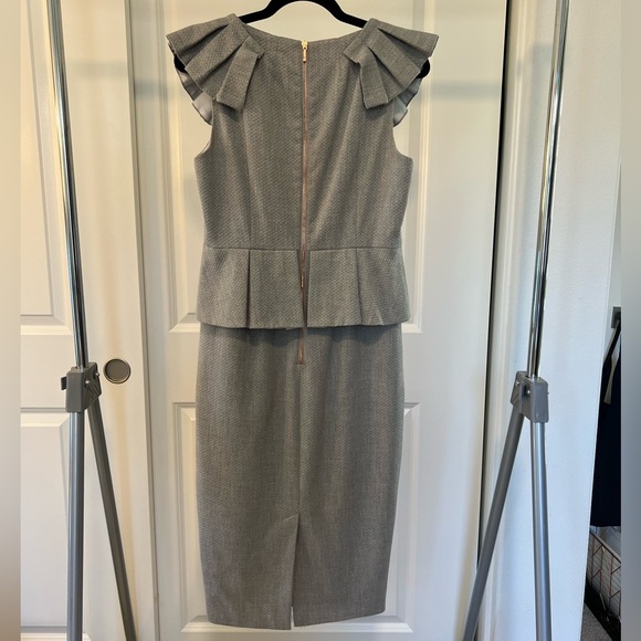 Ted Baker London Working Title Daizid Pleat Shoulder Peplum Dress Gray Size 2/US - Picture 6 of 10
